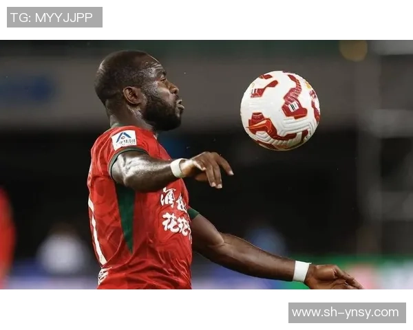 足球场上智慧超群的球星盘点 哪些球员的脑子最聪明